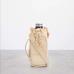 NWOT BEIS BOTTLE SLING